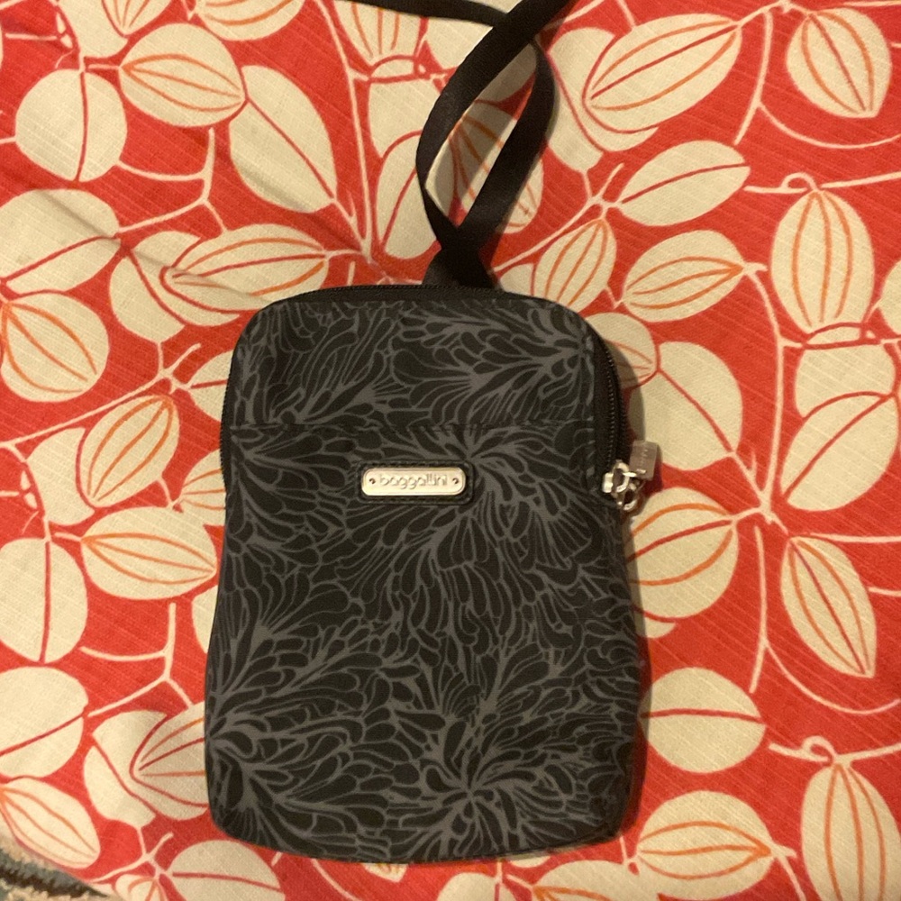 Baggallini Black Floral Wallet/Phone Bag